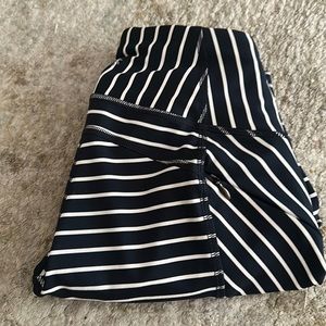 Athleta 7/8 contender stripe tights XXS